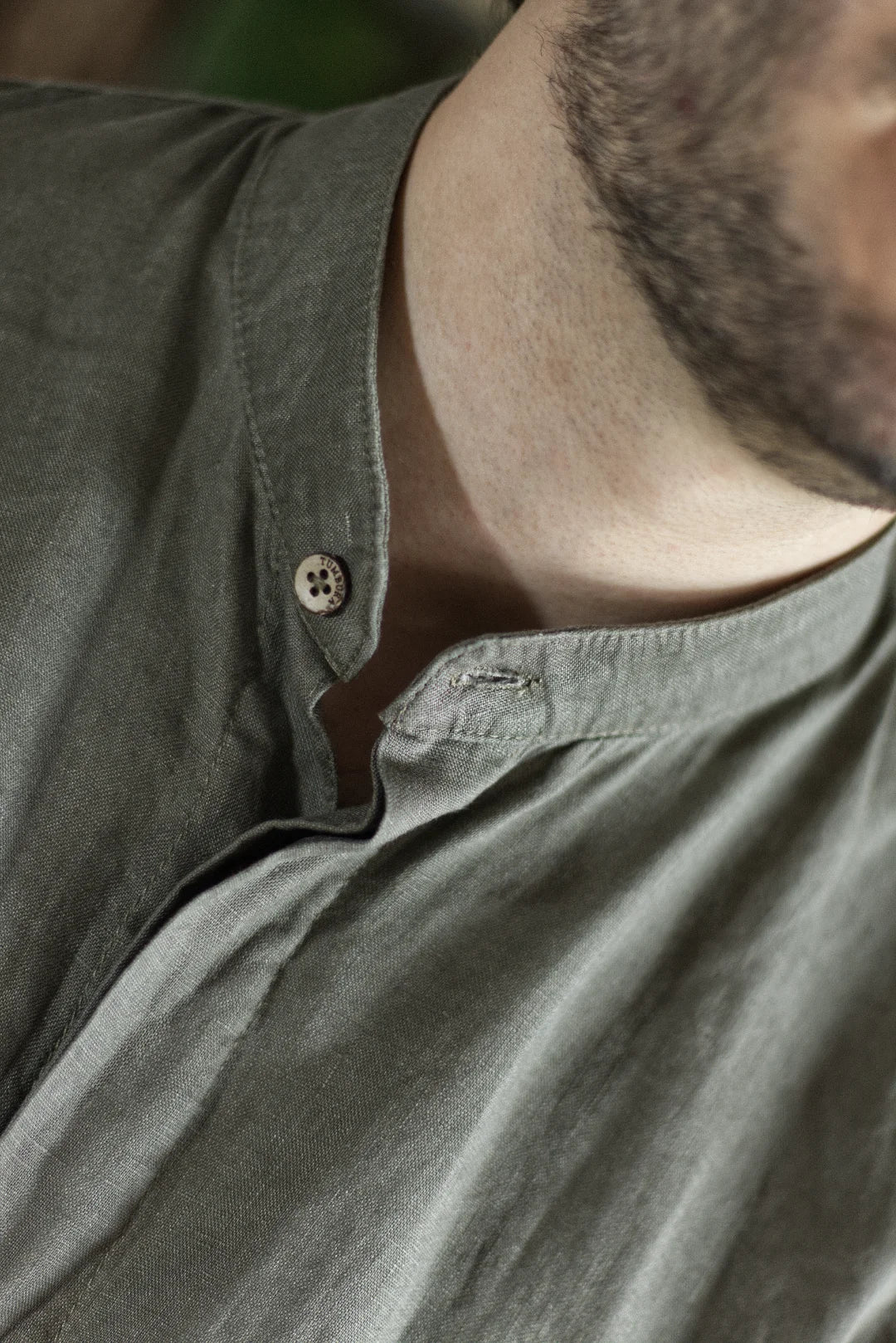 Camisa Insignia verde oliva oscuro 100% lino Hombre y Mujer