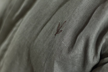 Camisa Insignia verde oliva oscuro 100% lino Hombre y Mujer
