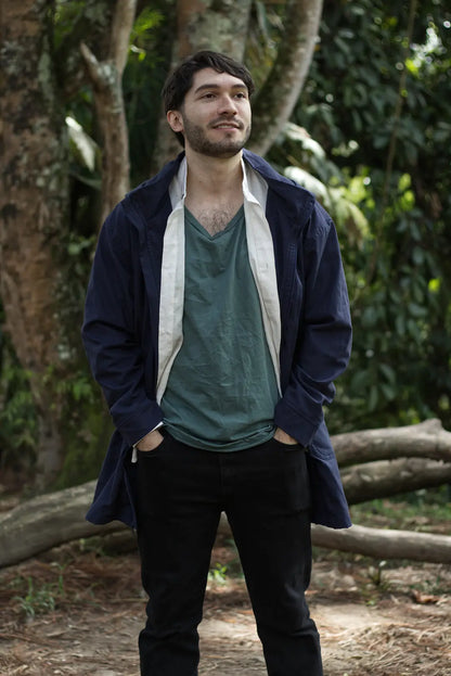 chaqueta parka azul camisa