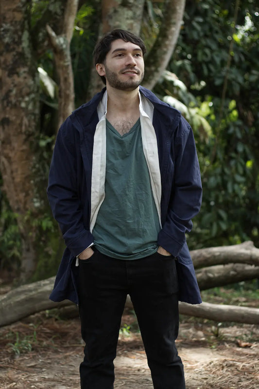 chaqueta parka azul camisa
